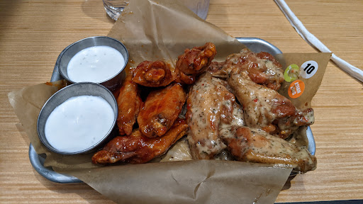 Chicken wings restaurant Hayward