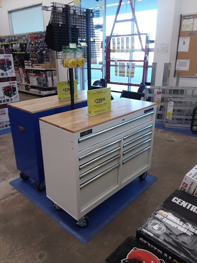 Hardware Store «Harbor Freight Tools», reviews and photos, 708 SE US Hwy 19, Crystal River, FL 34429, USA