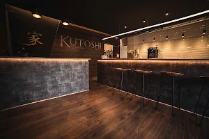 家 | KUTOSHI - Restaurant fusió nipobrasilera image