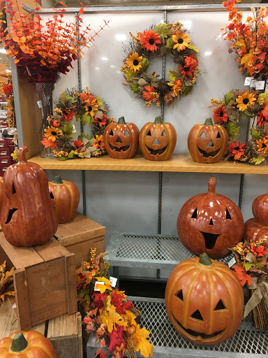 Shopping Mall «Gateway Shopping Center», reviews and photos, 9924 NE Halsey St, Portland, OR 97220, USA