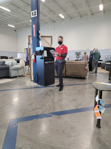 Outlet Store «Rooms To Go Outlet Furniture Store - Pearl River», reviews and photos, 63295 Old Military Rd, Pearl River, LA 70452, USA