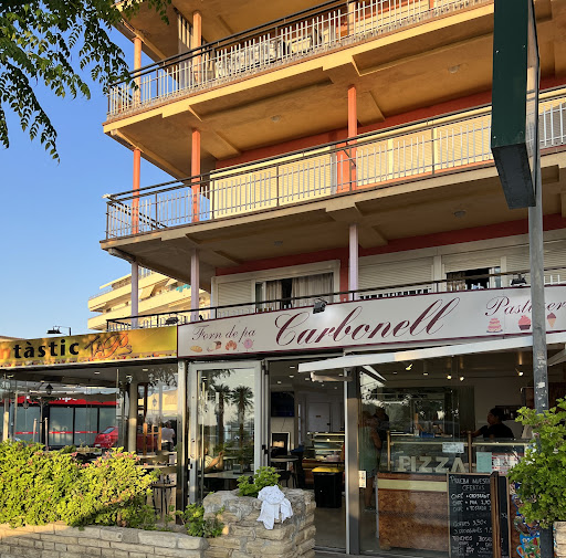 Horno de pan Carbonell Pastelería en La Pineda, Tarragona