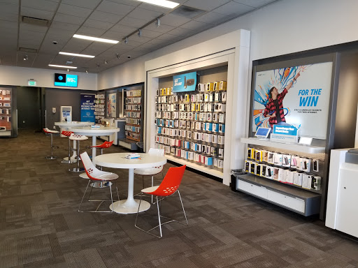 Cell Phone Store «AT&T», reviews and photos, 3014 Bardstown Rd, Louisville, KY 40205, USA