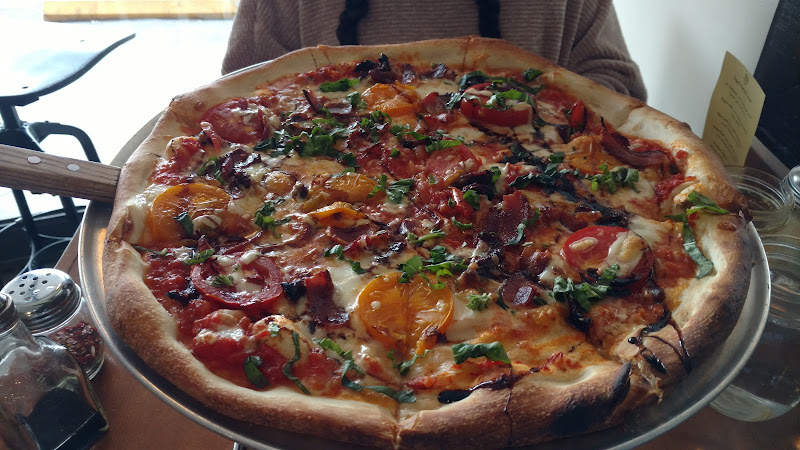 #7 best pizza place in Northridge - Humble Bee Cafe
