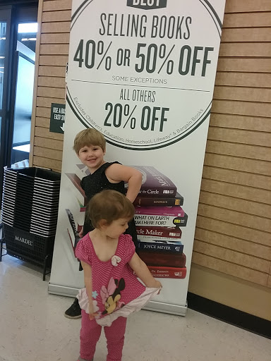 Christian Book Store «Mardel Christian & Education», reviews and photos, 3132 East 51st Street South A, Tulsa, OK 74105, USA