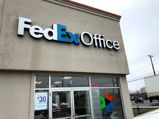 Print Shop «FedEx Office Print & Ship Center», reviews and photos, 1 Oak St #5, Westborough, MA 01581, USA