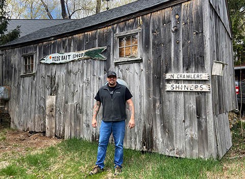 Sporting Goods Store «Big Bear Hunting & Firearms - Hunting Store», reviews and photos, 401 Putnam Pike, Harmony, RI 02829, USA