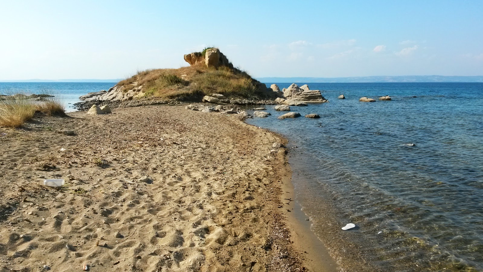 Photo of Mavi Saroz  III with turquoise pure water surface