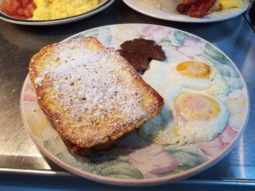 American Restaurant «Two Dads Cafe n Catering», reviews and photos, 301 E Sullivan St, Kingsport, TN 37660, USA