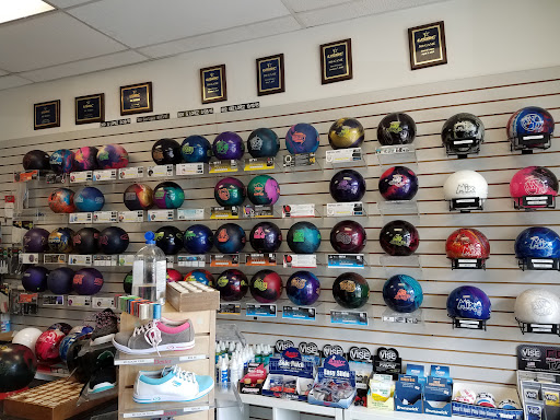 Bowling Supply Shop «Off 7 Bowling Pro Shop», reviews and photos, 46839 Maple Leaf Pl #180, Sterling, VA 20164, USA