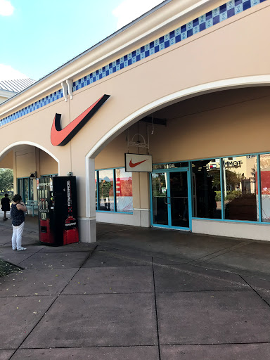 Nike Factory Store, 5195 Factory Shops Blvd, Ellenton, FL 34222, USA, 