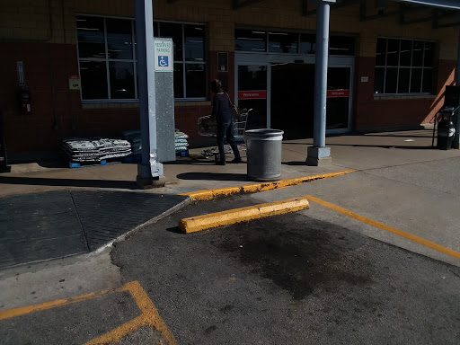 Grocery Store «H-E-B Grocery», reviews and photos, 2424 N 16th St, Orange, TX 77630, USA