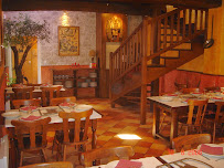 Atmosphère du Auberge de la Vieille Castille Restaurant Commelle Vernay Roanne - n°4