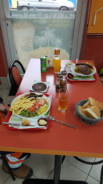 Plats et boissons du Restaurant halal Aux Roulants à Le Petit-Quevilly - n°2