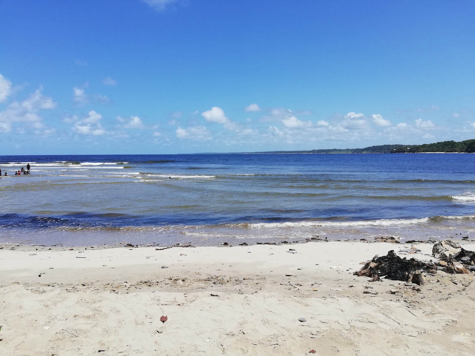 Salybia beach'in fotoğrafı geniş plaj ile birlikte