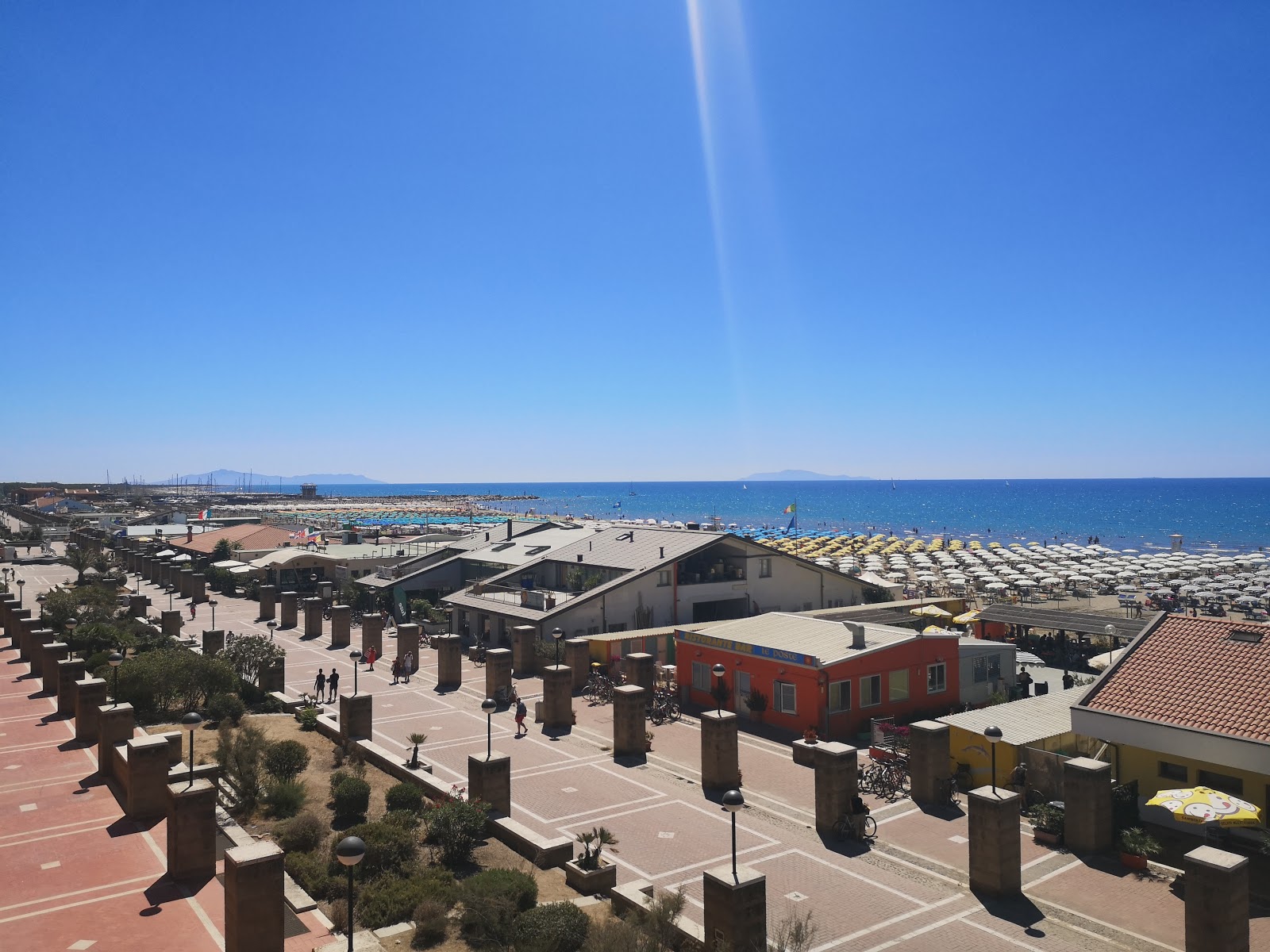 Spiaggia Marina di Grosseto的照片 带有长直海岸