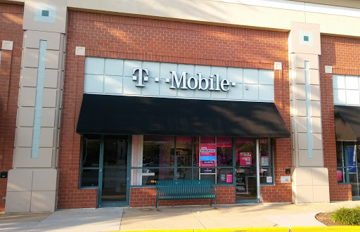 Cell Phone Store «T-Mobile», reviews and photos, 1837 Fountain Dr, Reston, VA 20190, USA
