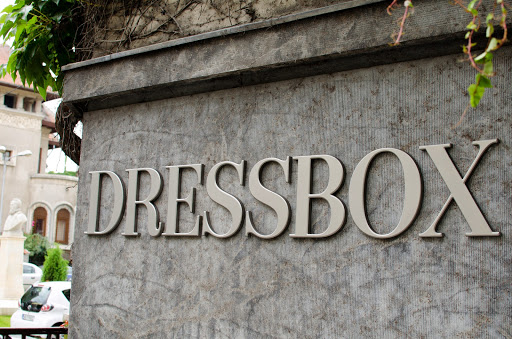 DRESSBOX