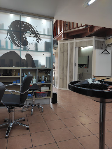 Perruqueria Detall en Corbera de Llobregat, Barcelona