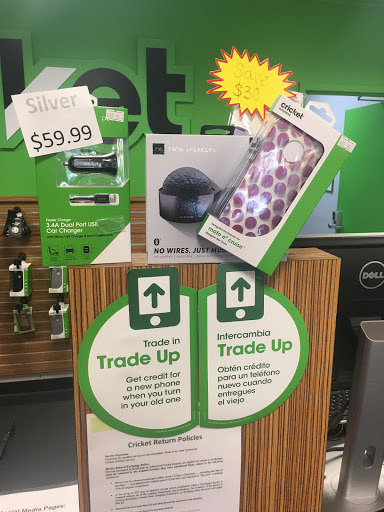 Cell Phone Store «Cricket Wireless», reviews and photos, 3226 Silas Creek Pkwy, Winston-Salem, NC 27103, USA