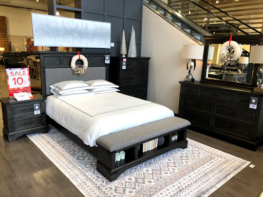 Furniture Store «Value City Furniture», reviews and photos, 2536 N Elston Ave, Chicago, IL 60647, USA