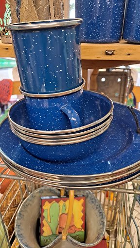 Furniture Store «3 Vintage Chicks», reviews and photos, 13012 N Cave Creek Rd, Phoenix, AZ 85022, USA