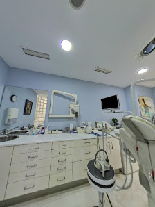 Clinica Dental Del Estrecho C. San Sebastián, 24, 11380 Tarifa, Cádiz, España
