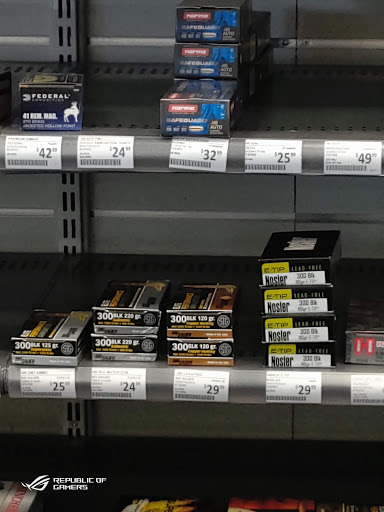 Sporting Goods Store «Big 5 Sporting Goods - Bakersfield», reviews and photos, 3203 Mall View Rd, Bakersfield, CA 93306, USA