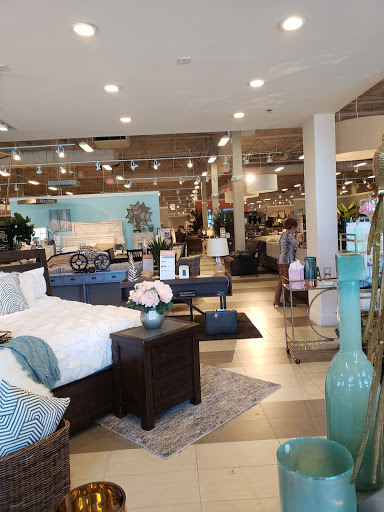Furniture Store «Ashley HomeStore», reviews and photos, 2915 N Dale Mabry Hwy, Tampa, FL 33607, USA