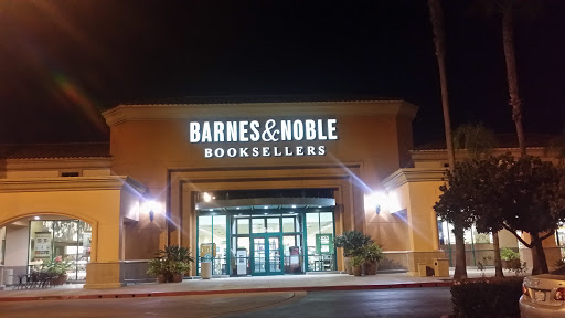 Book Store «Barnes & Noble», reviews and photos, 7849 N Blackstone Ave, Fresno, CA 93720, USA
