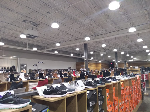 Shoe Store «DSW Designer Shoe Warehouse», reviews and photos, 1 Walden Galleria, Buffalo, NY 14225, USA