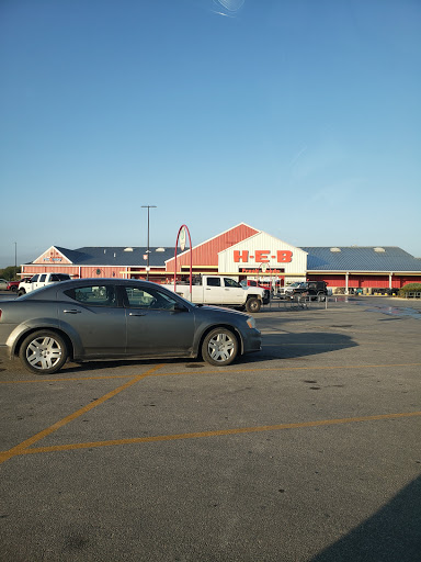 Grocery Store «H-E-B Grocery», reviews and photos, 107 N Sunset Strip St, Kenedy, TX 78119, USA