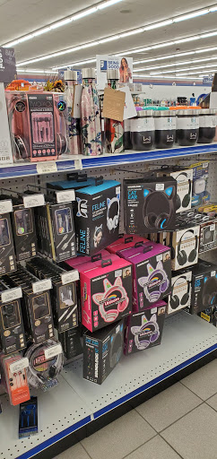 Thrift Store «Onalaska Goodwill Retail Store & Training Center», reviews and photos, 200 Theater Rd, Onalaska, WI 54650, USA