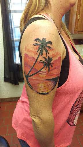 Tattoo Shop «Untouchable Ink», reviews and photos, 204 S Spring Garden Ave, DeLand, FL 32720, USA