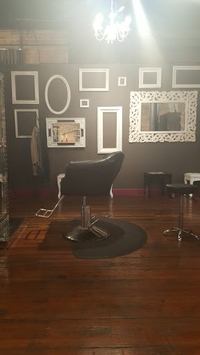 Beauty Salon «Victor Victoria Salon & Spa», reviews and photos, 1105 Howard St #202, Omaha, NE 68102, USA