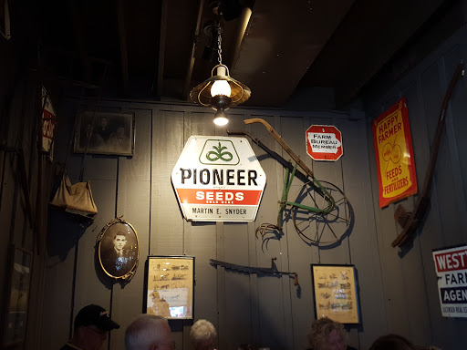 American Restaurant «Cracker Barrel Old Country Store», reviews and photos, 11701 University Ave, Clive, IA 50325, USA