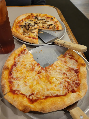 #3 best pizza place in Butler - Villa Grande Restaurant & Pizzeria