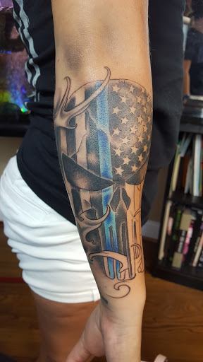 Tattoo Shop «Red Shores Tattoo Co.», reviews and photos, 2909 Baldwin St, Houston, TX 77006, USA