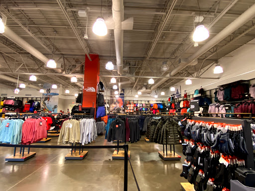 Clothing Store «The North Face», reviews and photos, 1001 N Arney Rd Ste 900, Woodburn, OR 97071, USA