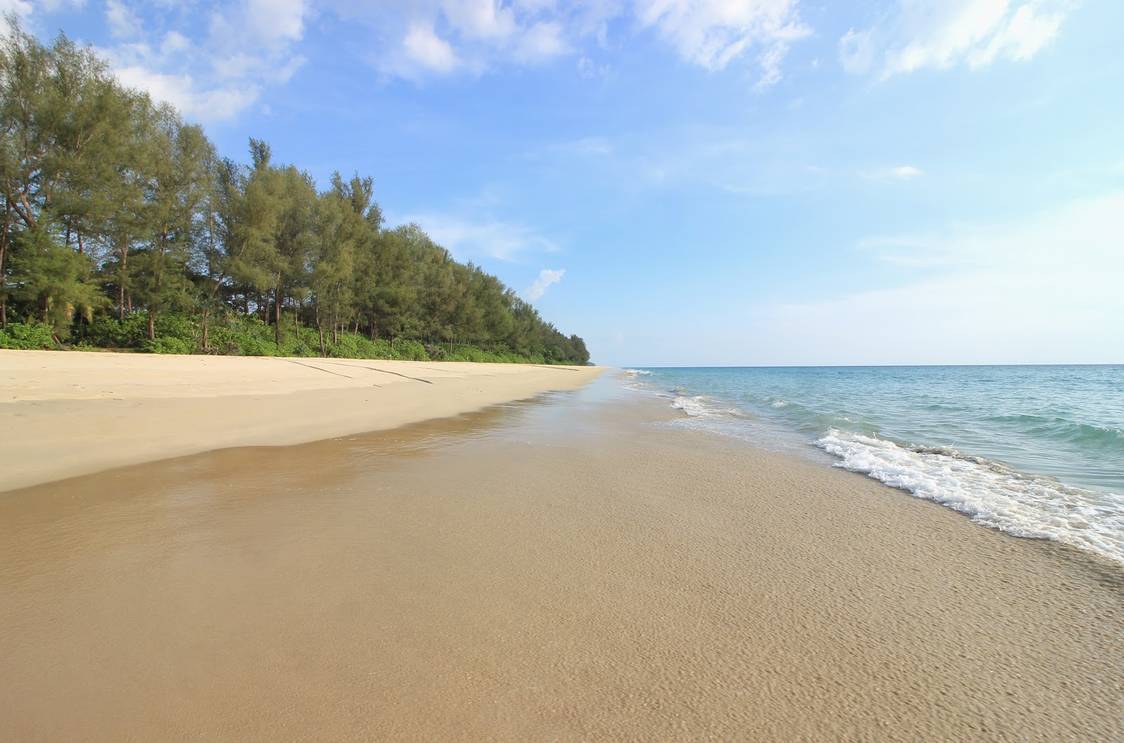 Pang Beach'in fotoğrafı düz ve uzun ile birlikte