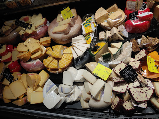 Grocery Store «Whole Foods Market», reviews and photos, 801 E Lamar Blvd, Arlington, TX 76011, USA