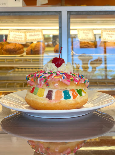Donut Shop «Donut King», reviews and photos, 411 Middle St, Weymouth, MA 02189, USA