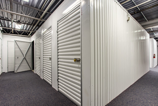 Self-Storage Facility «National Storage Centers - Southfield», reviews and photos, 21940 W 8 Mile Rd, Southfield, MI 48075, USA