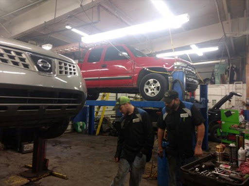 Auto Repair Shop «Advantage Auto Solutions», reviews and photos, 305 E Clifty Dr, Madison, IN 47250, USA