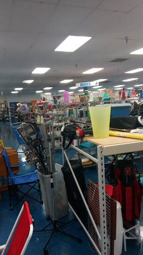 Thrift Store «Goodwill Greenacres/Woodbridge Store & Donation Center», reviews and photos, 6601 Forest Hill Blvd, Greenacres, FL 33413, USA