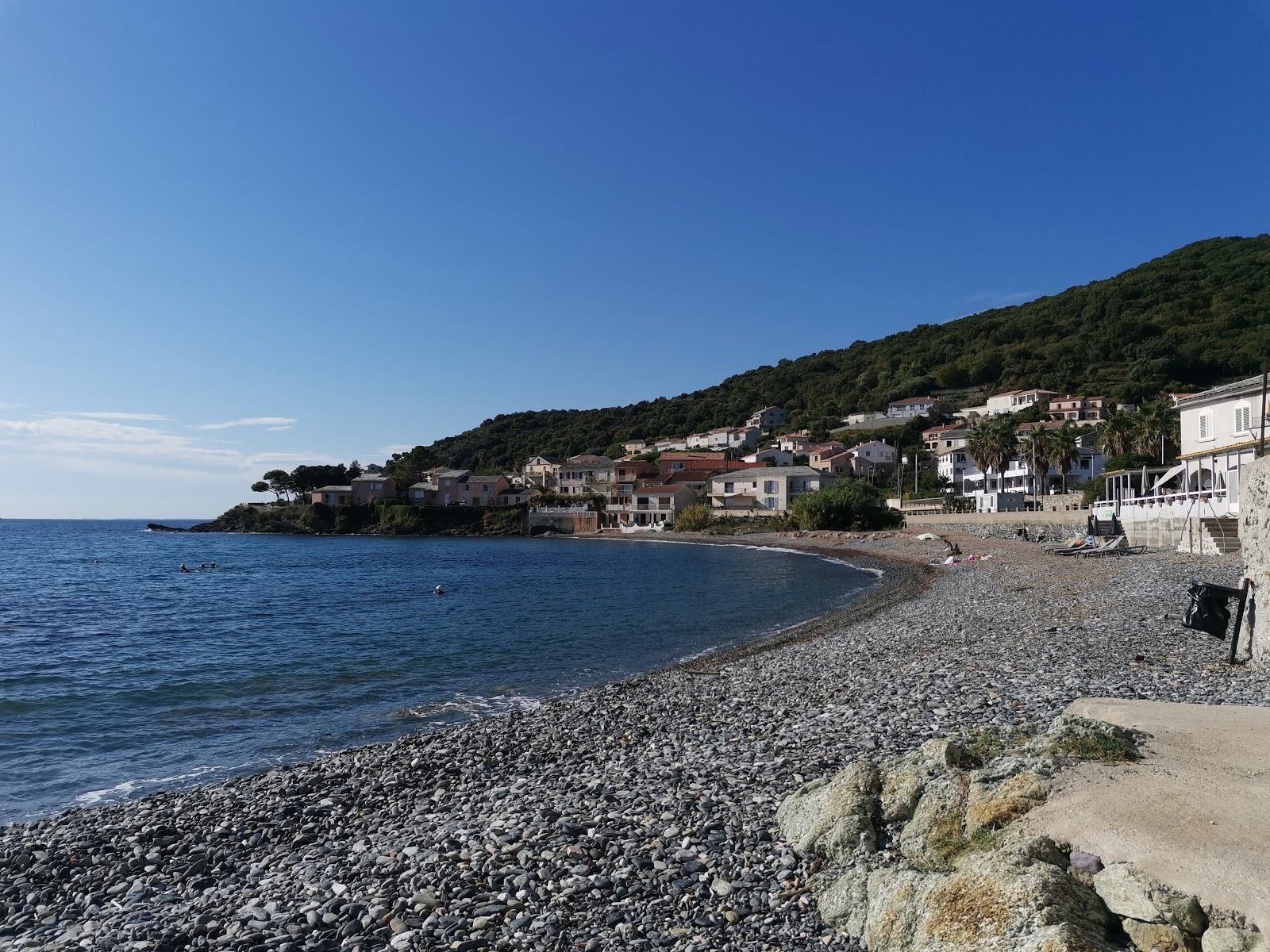 Fotografija Miomo beach podprto z obalami