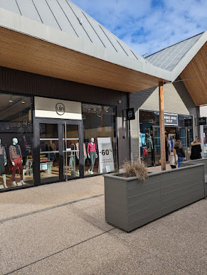 IKKS Outlet Women Junior à Aubergenville