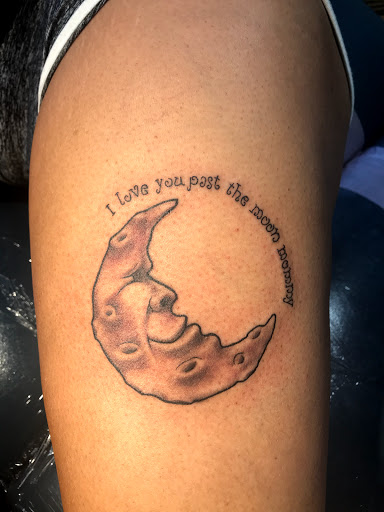 Tattoo Shop «BioGraphix Tattoo Studio», reviews and photos, 147 W Manlius St, East Syracuse, NY 13057, USA