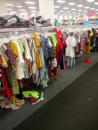 Clothing Store «Citi Trends», reviews and photos, 1501 Apple Ave, Muskegon, MI 49442, USA