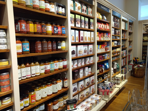 Kitchen Supply Store «Williams-Sonoma», reviews and photos, 2030 Bond St #180, Charlottesville, VA 22901, USA